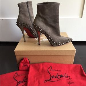 (SOLD) Christian Louboutin Willetta bootie